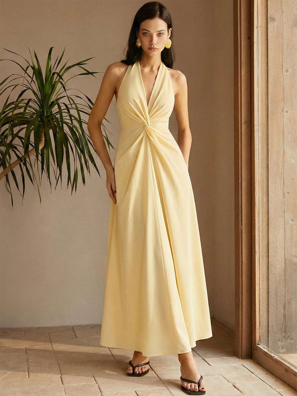 Halter Yaka Beli Burgu Detaylı Maxi Elbise