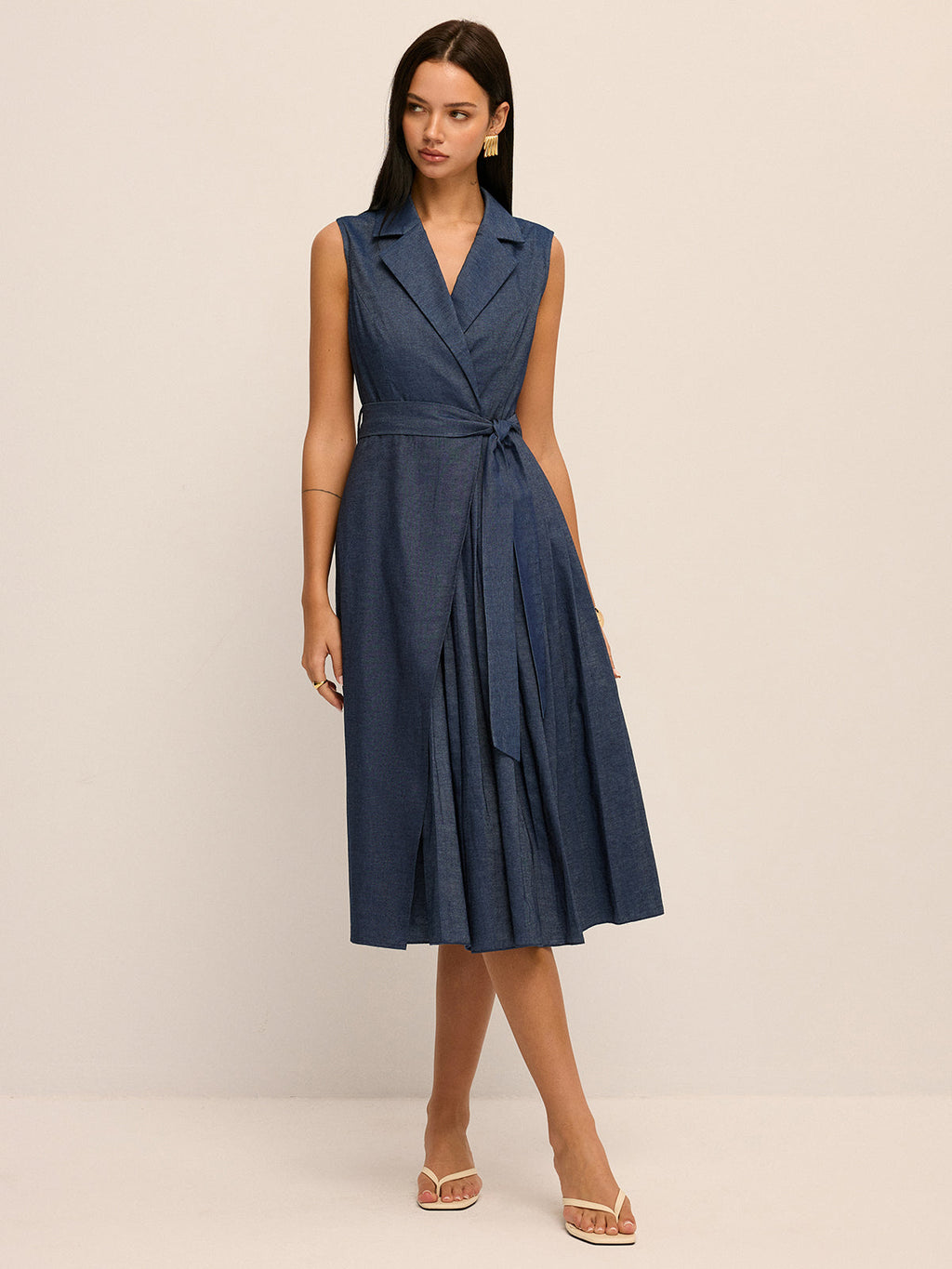 Blazer Yaka Kemerli Pileli Maxi Elbise