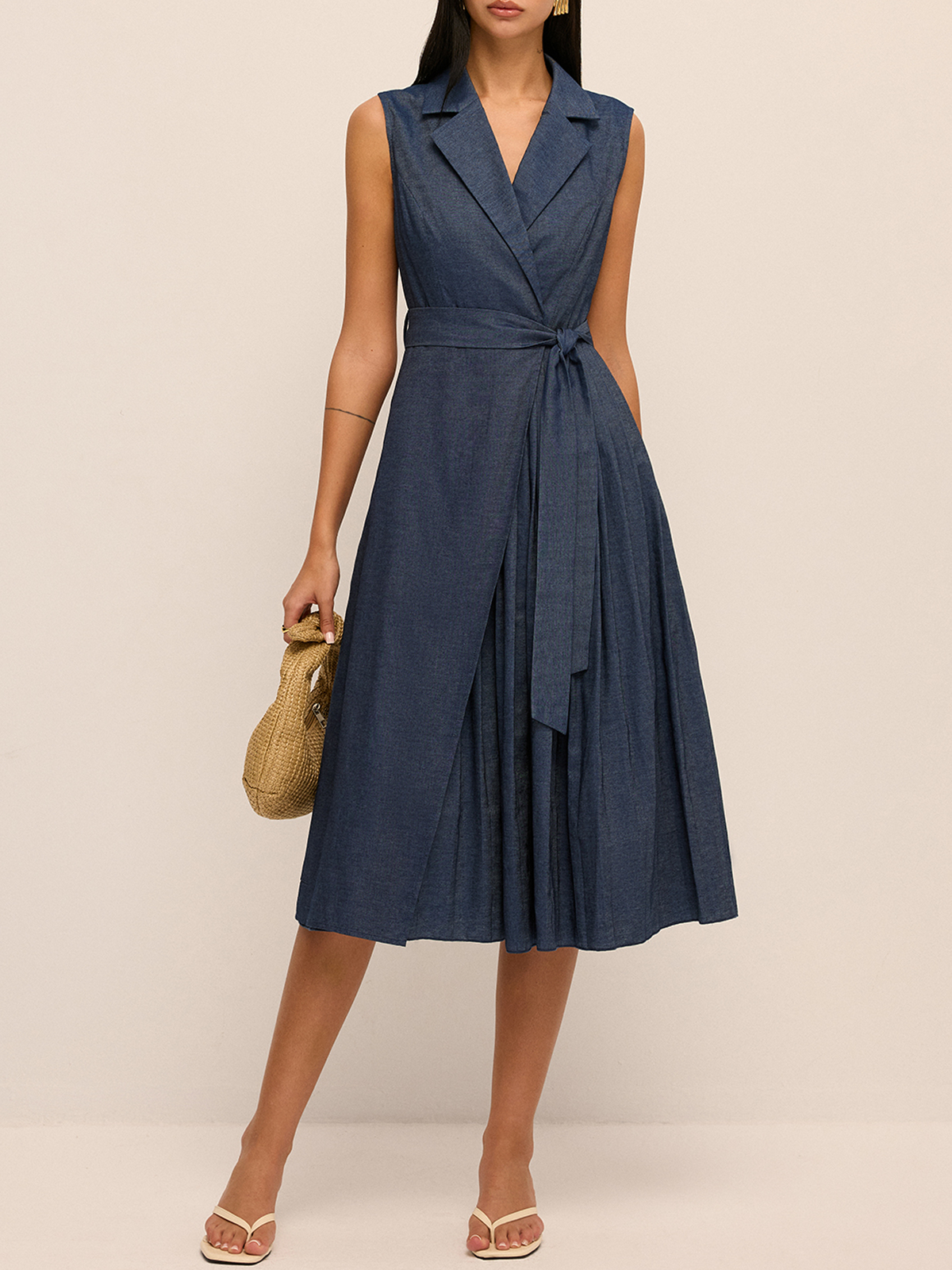 Blazer Yaka Kemerli Pileli Maxi Elbise